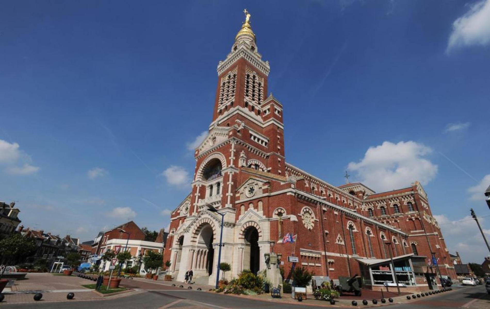 Logis Hotel & Restaurant De La Basilique Albert Dış mekan fotoğraf